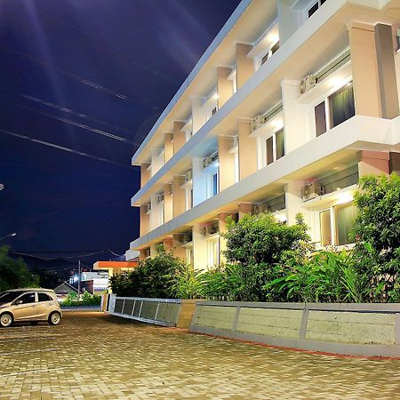 Zen Rooms Dumeling Bogor Exterior foto