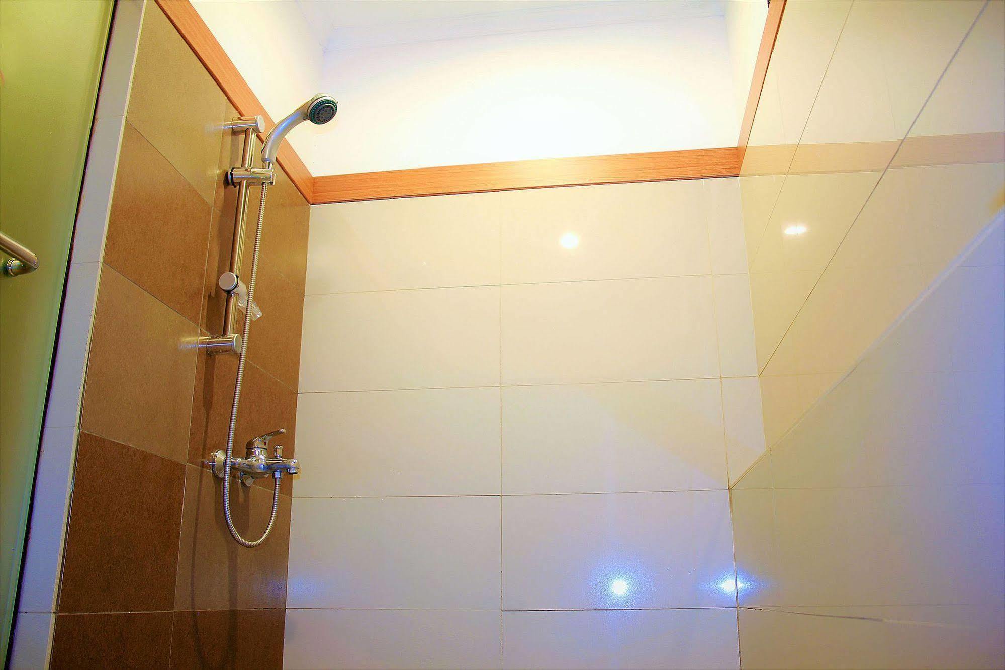 Zen Rooms Dumeling Bogor Exterior foto